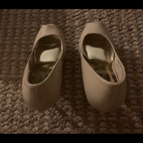Paprika Nude Color Pumps. Like New!!! - Picture 5 of 6